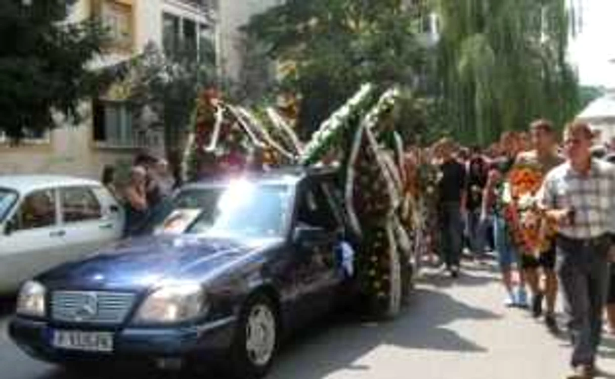 Piteşti: Şoferiţa vinovată de moartea motociclistului nu a venit la înmormântare