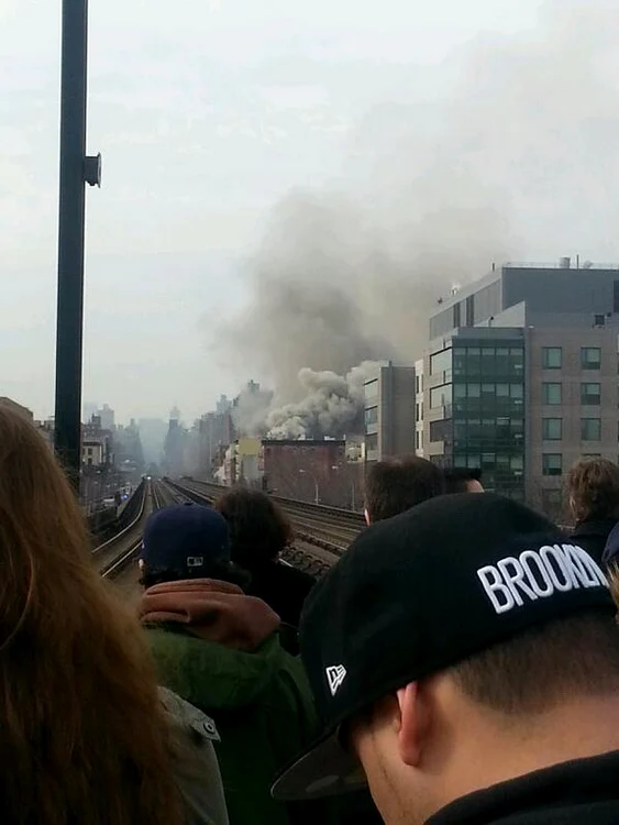 Clădire prăbuşită în New York (Foto: Twitter)