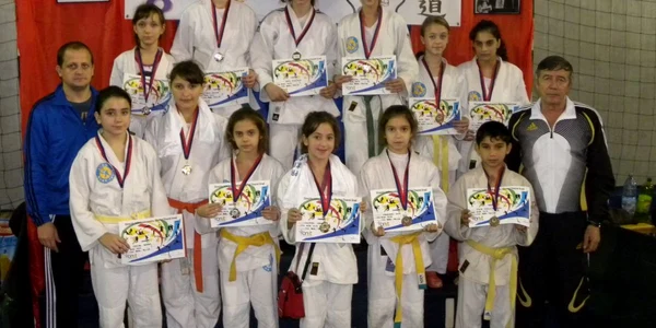 Sportivii de la CS Unirea s-au întors cu 12 medalii 