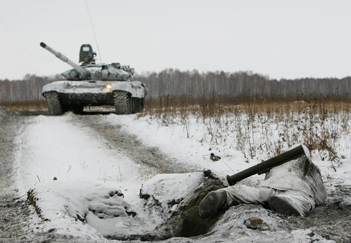 Tanc rus camuflat pe timp de iarna FOTO RIA Novosti