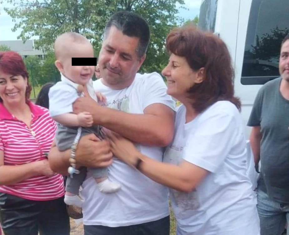 Bunicii materni alături de micuţul Mathias FOTO Vremea Nouă