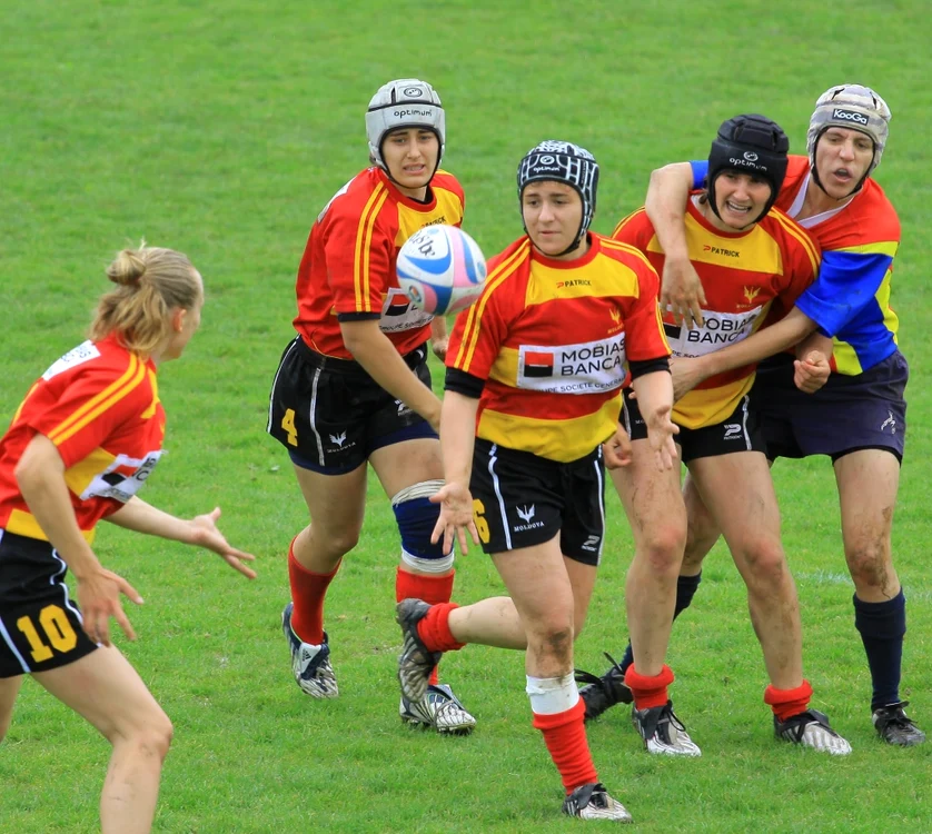 România (m) şi Moldova (f) au câştigat etapa bucureşteană a CE de rugby în 7