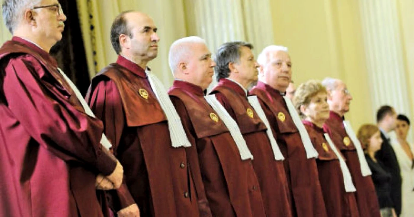 Magistraţii au dat câștig de cauză Guvernului