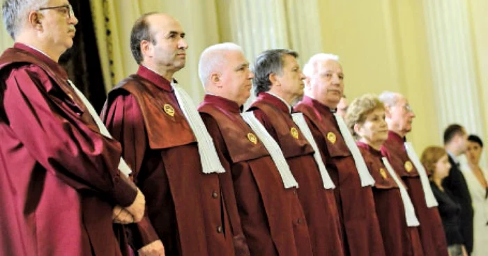 Magistraţii au dat câștig de cauză Guvernului