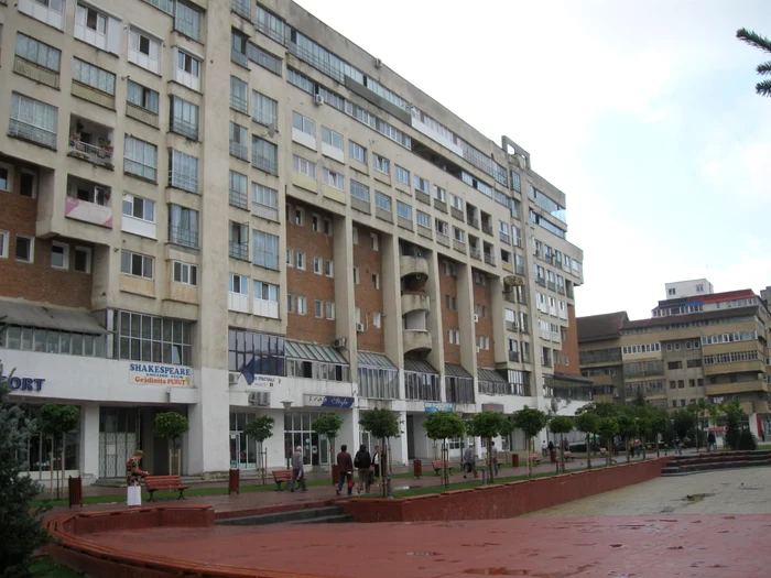 Târgu-Jiu: Deşi preţurile au scăzut, apartamentele se vând foarte greu