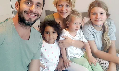Dragoș Bucur, cu toată familia lui jpeg