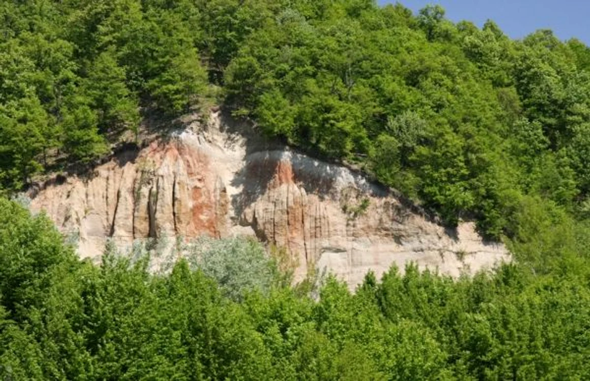 Piramidele de 80 de metri de la Goranu - Râmnicu Vâlcea FOTO cartitaplimbareata ro