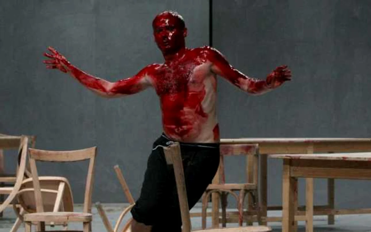Sorin Leoveanu, în ''Măsură pentru măsură", spectacolul jucat în încheierea Festivalului Naţional de Teatru foto: fnt.ro