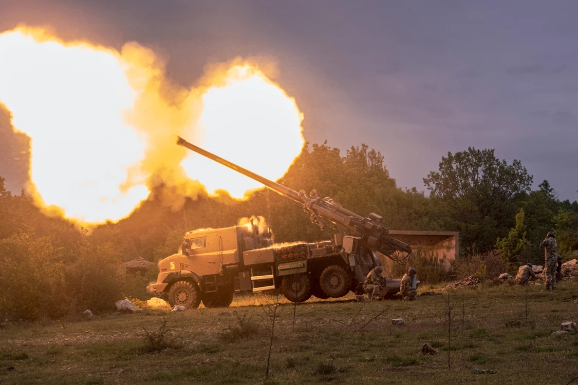 Antrenamente ale soldaților ucraineni pe obuzierul autopropulsat Caesar FOTO PROFIMEDIA