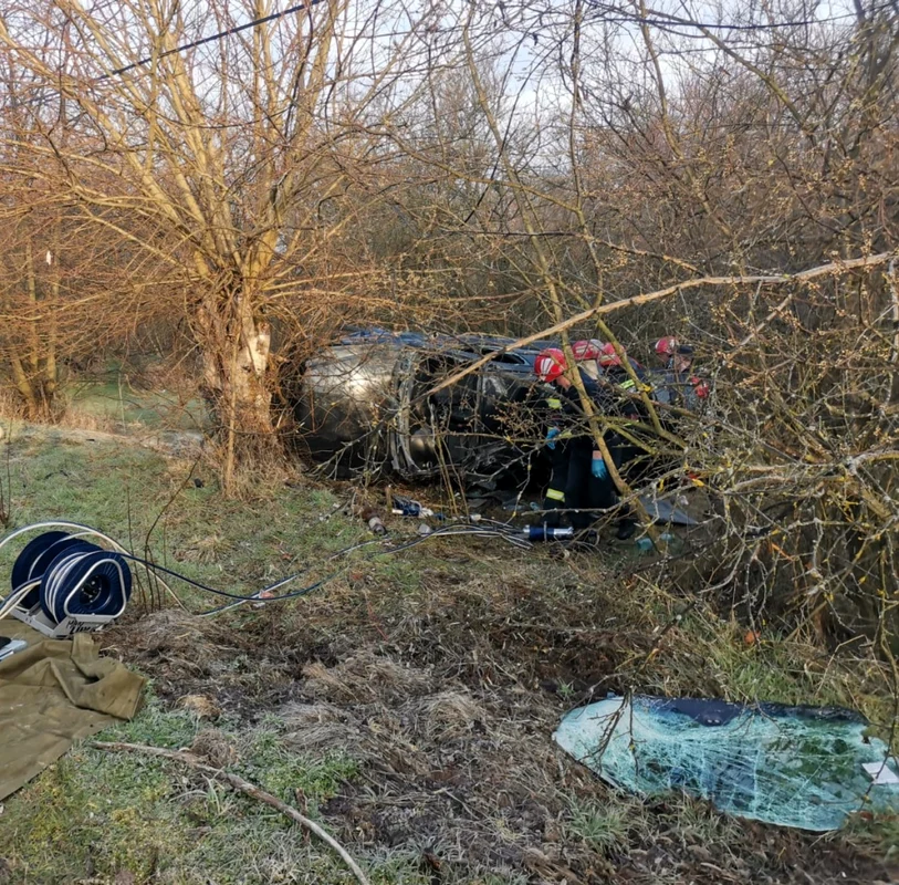 Accident mortal în Măciuca - Vâlcea în urma căruia două persoane şi-au pierdut viaţa Foto Adevărul - credit IPJ Vâlcea