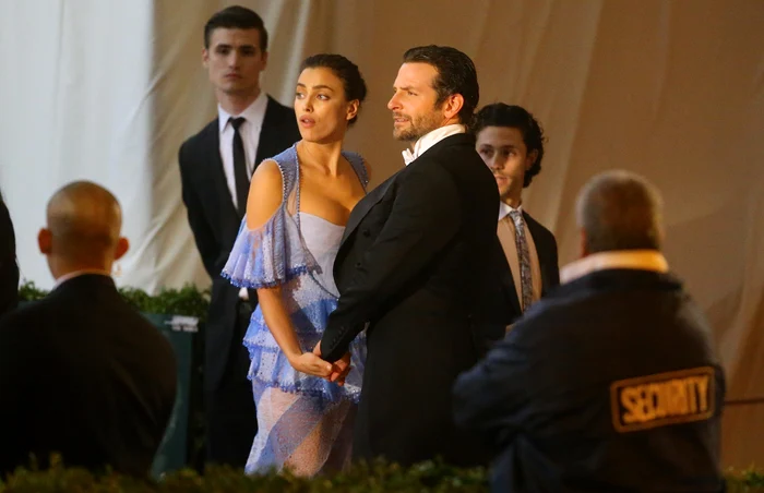 People à la sortie de la soirée Costume Institute Benefit Gala 2016 (Met Ball) sur le thème de "Manus x Machina" au Metropolitan Museum of Art à New York jpeg