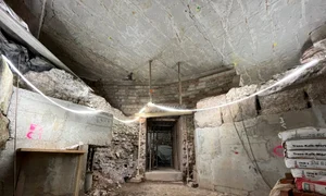 Roman House Altar Lararium e1770759502411 jpg