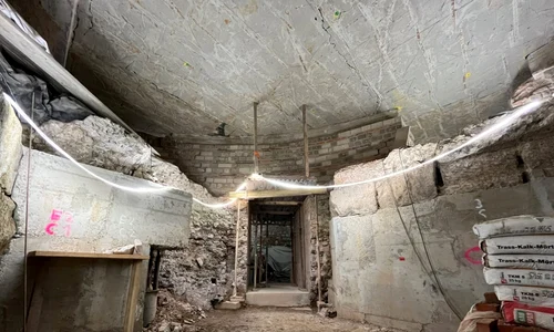 Roman House Altar Lararium e1770759502411 jpg