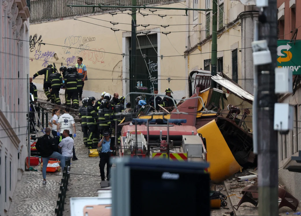 Funicularul Gloria, distrus în urma accidentului/FOTO: AFP