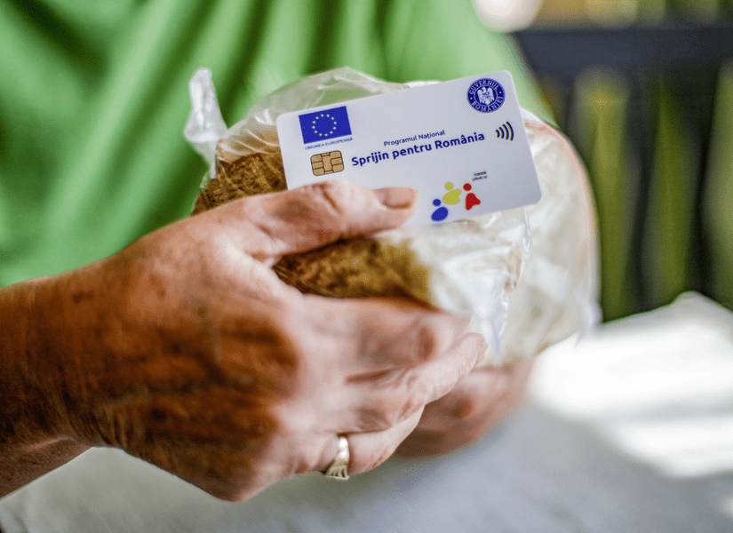Haos cu cardurile sociale pentru românii cu venituri mici. Ajutorul promis de Guvern, o bătaie de joc 