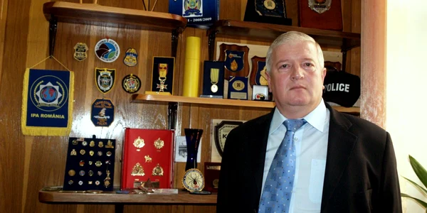 Comisarul Furtună nu se lasă intimidat de interlopi Foto: Alex Policală