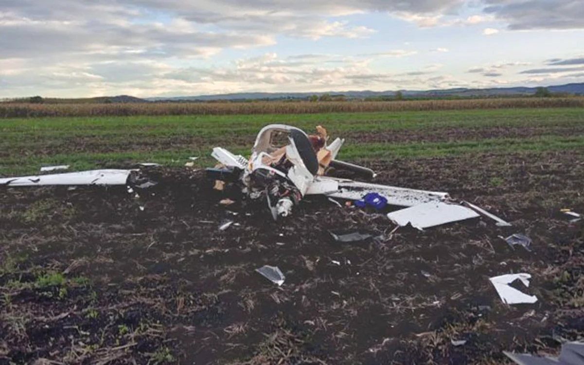 Așa arăta avionul după impactul cu solul
