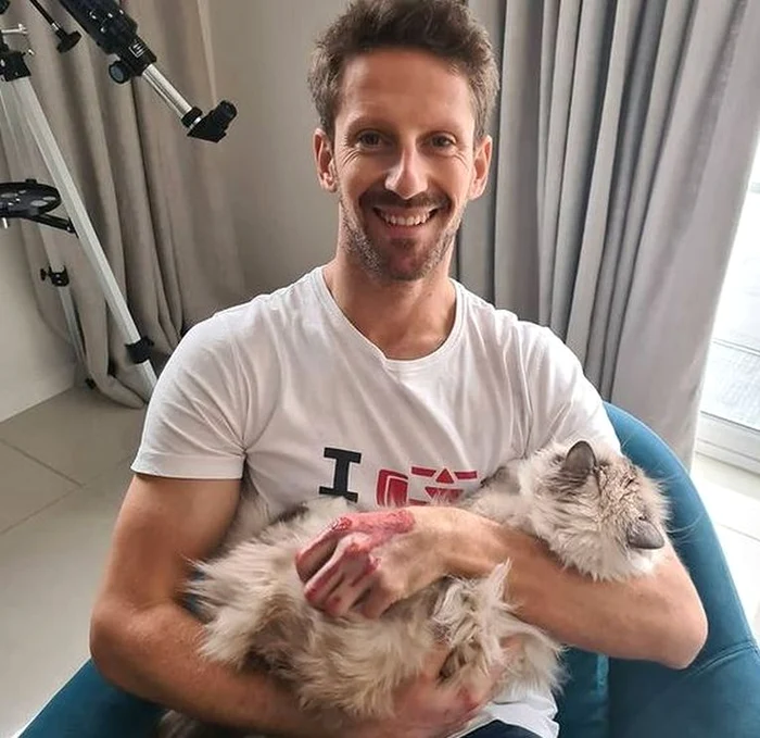 Grosjean își poate ține din nou cățelul în brațe