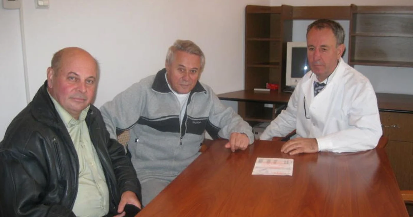 Farmacistul Bobaru îi consiliază pe cei mai noi membri ai clubului