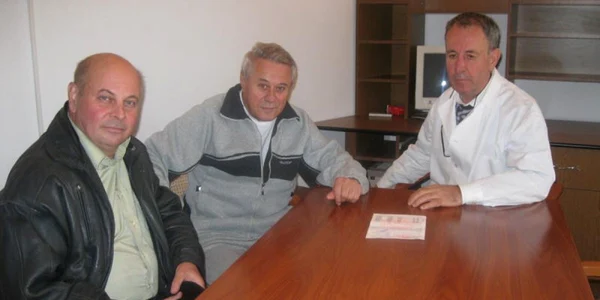 Farmacistul Bobaru îi consiliază pe cei mai noi membri ai clubului