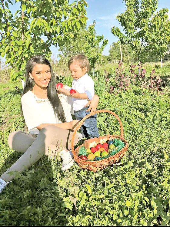 Andreea Mantea  e topită după  micuţul  David