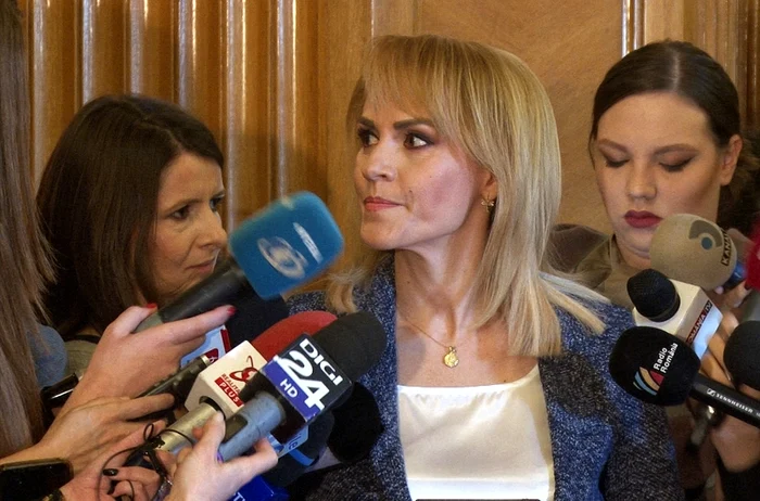 Deși s-a ridicat din rândurile ziariștilor, Gabriela Firea a decis să-și dea foștii colegi în judecată