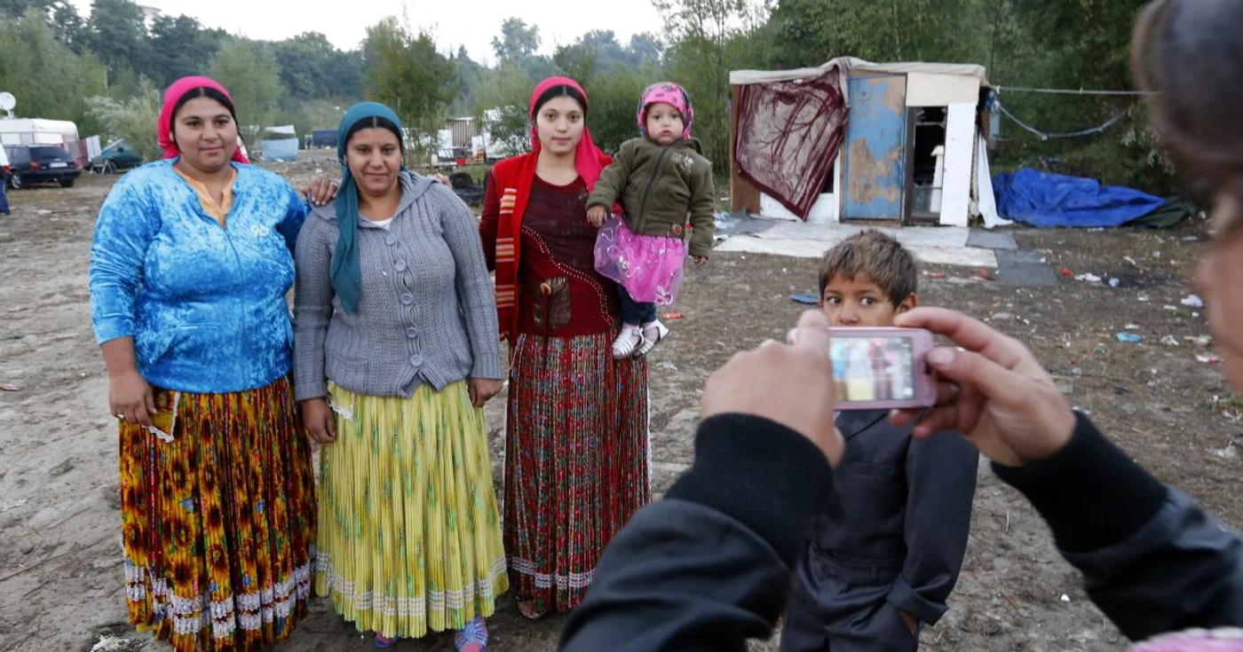 Romi într-o tabără ilegală din Franţa FOTO Reuters