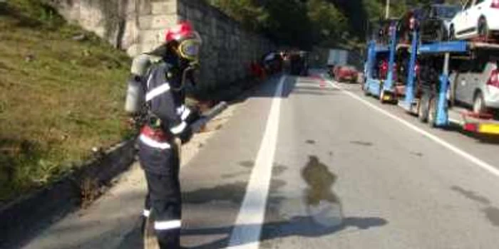 Râmnicu Vâlcea: Circulaţia s-a redeschis pe ambele sensuri pe Valea Oltului (UPDATE)
