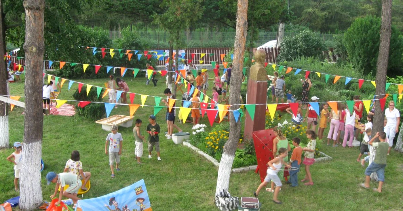 SOS Satele Copiilor luptă pentru a oferi a doua şansa copiilor abandonaţi FOTO SOS Satele Copiilor