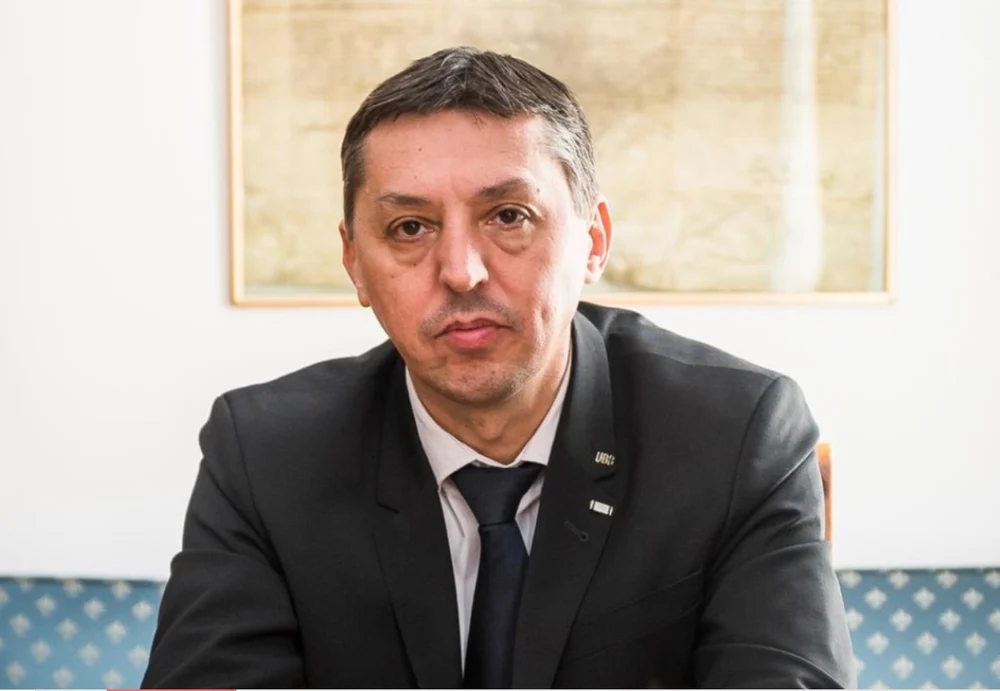 Daniel David nu cedează presiunilor și explică măsurile de austeritate în Educație. Ce reforme a pregătit pentru perioada post-criză