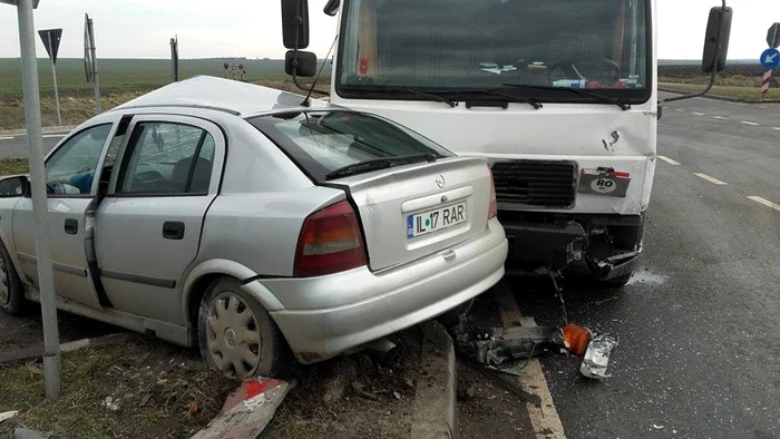 Şoferul de pe Opel nu a acordat prioritate de trecere