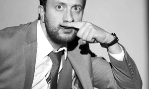 „Teatrul a devenit pentru mine o formă de activism“ – interviu cu actorul Andrei ŞERBAN jpeg