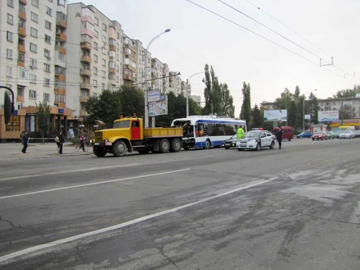 Circulaţia transportului în zonă a fost blocată timp de câteva ore