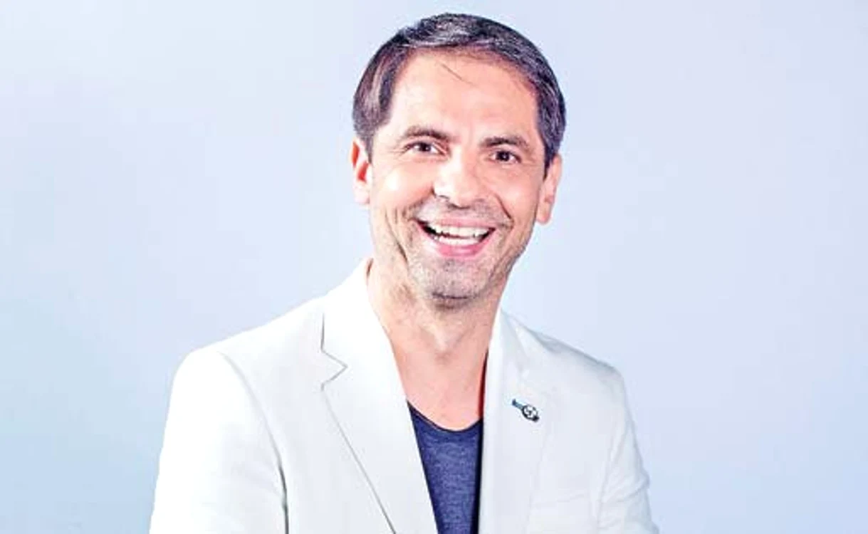 
    Dan Negru ține la siluetă și reușește să nu se îngrașe niciun gramFoto: arhivă personală  