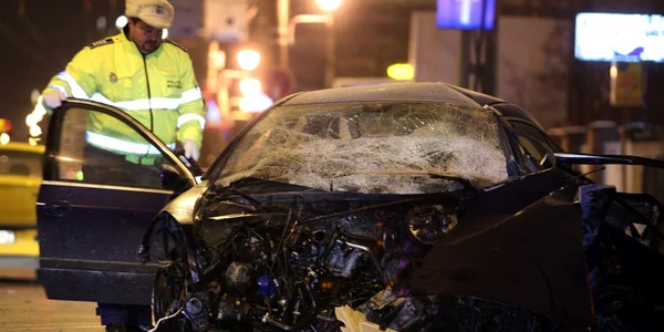 Anul trecut, pe strada Cluj a avut loc un accident provocat de aceleaşi cauze: beţie şi viteză
