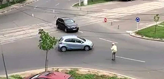 Octogenar din Galaţi cu apucături de cocalar FOTO Captură video