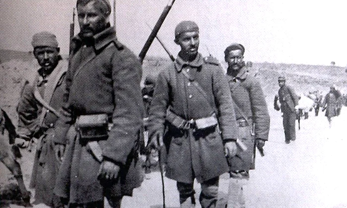 Soldați greci în timpul Primului Război Mondial (© Γεννάδειος Βιβλιοθήκη / Gennadios library)