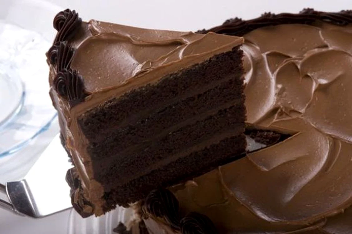 tort de ciocolata3 jpeg