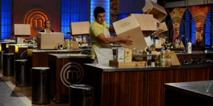 Ingredientele secretu din Cutia Surprizelor au fost chiar fotografiile concurenţilor „MasterChef“ FOTO Pro TV