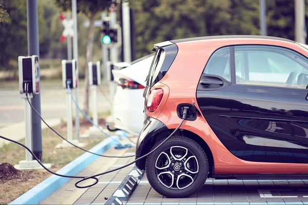 Rețeaua stațiilor de alimentare a mașinilor electrice va ajunge la peste 100 de puncte în 2020