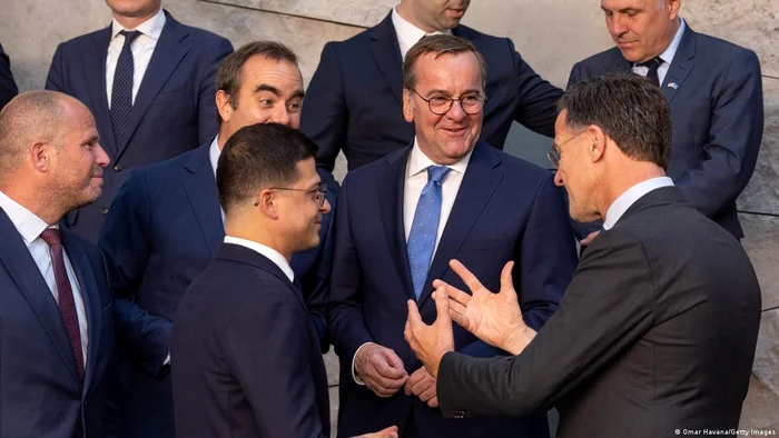 Ministrul german al Apărării Pistorius și secretarul general al NATO Rutte