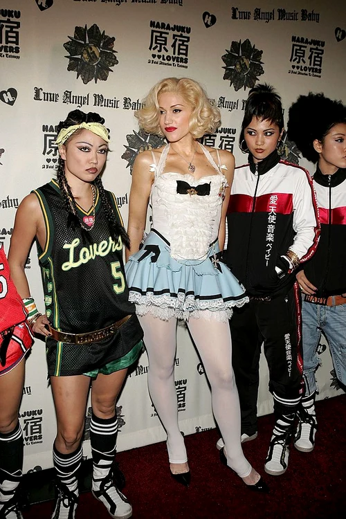 Gwen Stefani Celebrates Harajuku Lovers Tour 2005 jpeg