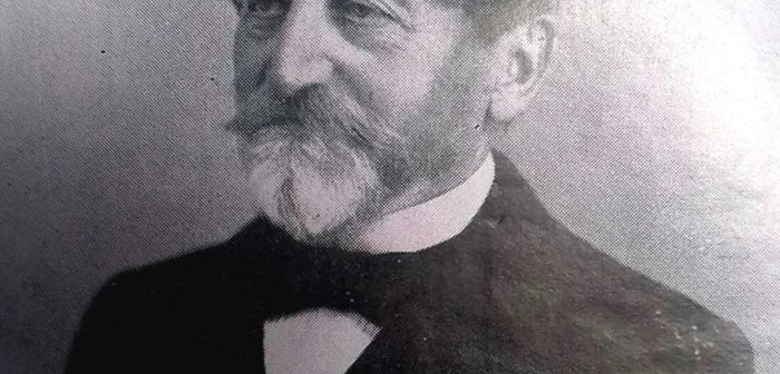 Cartea istoricul Jakab Elek, ”Istoria Clujului”, a fost tradusă, după 100 de ani, în română d eun alt istoric maghiar, Varga Attila FOTO: arhiva personală a lui Varga Attila