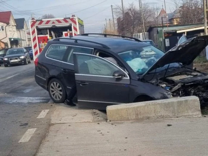 Cea de-a doua mașină implicată în evenimentul rutier FOTO: martor