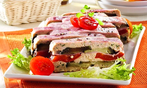 terina de vita cu legume jpeg
