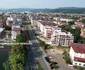 Clădiri pe marginea Lacului Bazei de Agrement Ostroveni din Râmnicu Vâlcea Foto Daciana Stoica jpg