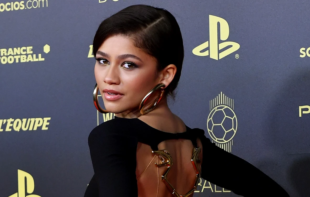 
    Zendaya a ales o rochie Roberto Cavalli din colecția 2000foto: Getty Images  