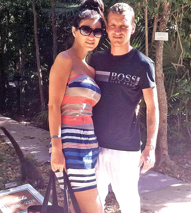 
    Andreea  şi Nicky  nu pot sta  despărţiţi  mai mult de  câteva zile  