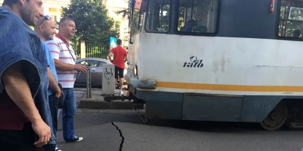 tramvaie blocate bucuresti foto facebook simona mocanu