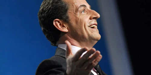 Actualul preşedinte francez, Nicolas Sarkozy, câştigă teren în cursa pentru un nou mandat